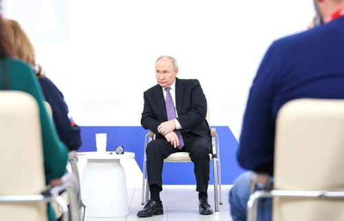Путін натякнув на таємного посередника у переговорах "про мир": Медведєв видав, хто це був